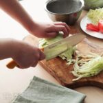 „Fuji Cutlery“ virtuvinis peilis „Santoku“ FC-680 „Wisteria“ – juodas » Dulotec.LT