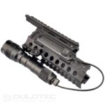 „Dulotec G20“ žibintuvėlis, skirtas karabiniui, su greitu ir tyliu paleidimo mechanizmu, komplektuojamas su tvirtinimo detalėmis, baterija ir įkrovikliu » Dulotec.LT