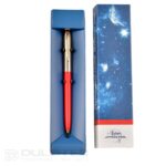 „Fisher Space Pen Cap-O-Matic“ su žalvario dangteliu ir raudonu korpusu, modelis 775G-R, dovanų dėžutėje » Dulotec.LT