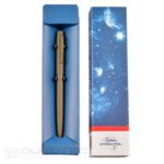 „Fisher Space Pen Cap-O-Matic“ rašiklis su „Ceracote“ danga, spalva – „O.D. Green“, modelis M4H240, dovanų dėžutėje » Dulotec.LT