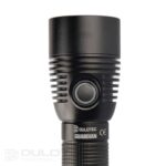 „Dulotec Guardian“ taktinis žibintuvėlis, 1 800 liumenų, 700 metrų, 5 200 mAh akumuliatorius, magnetinis įkrovimas, dėklas » Dulotec.LT