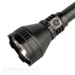 Galingas tolimasis žibintuvėlis „Dulotec Tracker 1300“ – iki 6 500 liumenų, iki 1 300 metrų » Dulotec.LT